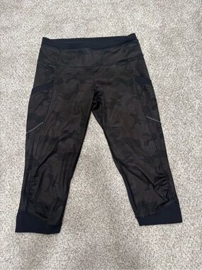 Lululemon Run for Fun Crop savasana camo